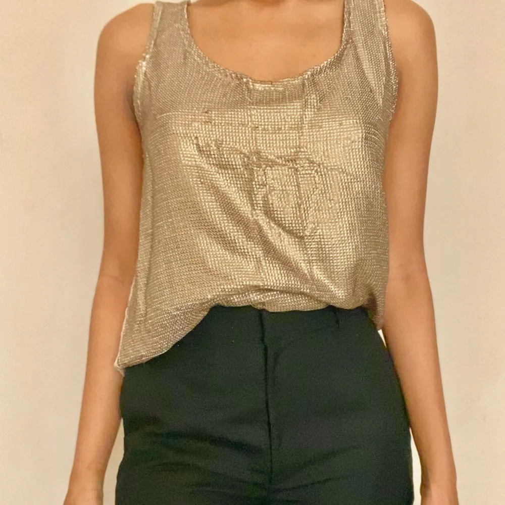 Vintage Gold Sequinned tank top. 
From brand Nuon - Picture 3 of 4